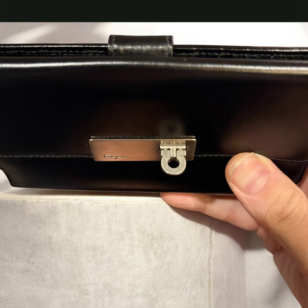 Salvatore Ferragamo Gancini Logo Continental Black Leather Long Wallet - Picture 2 of 13